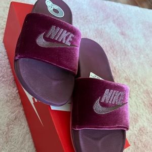 Nike slides